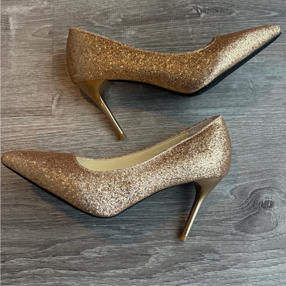 NWOT Gold Glitter Pointed Toe Heels